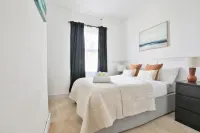 Beautifully Designed 2 Bed Apartment Hotels near UK Visa Cardiff Premium Service Centre
