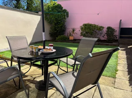 Marshmallow House Отели рядом с достопримечательностью «Historic Port of Charlestown»