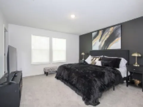 Modern 3Bdrm Home | Family-Friendly, Close to Zoo Hotels in Akron