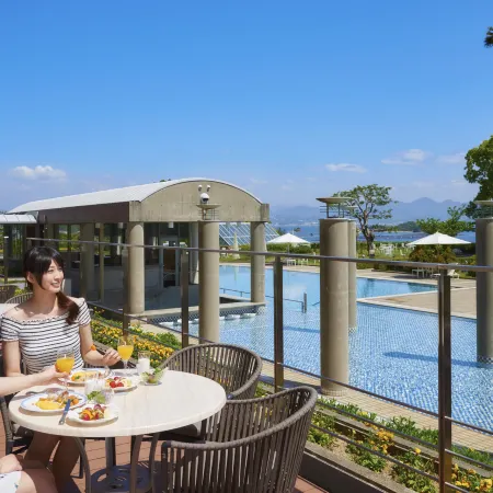 Shirahama Coganoi Resort&Spa Отели рядом с достопримечательностью «Рынок Тореторе»