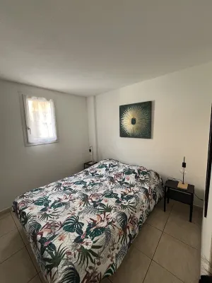 Comfortable villa, garden, parking in quiet residence 800m from the beach - 2-Star