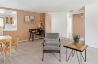 B1- Modern Spacious Desert Home 2BR