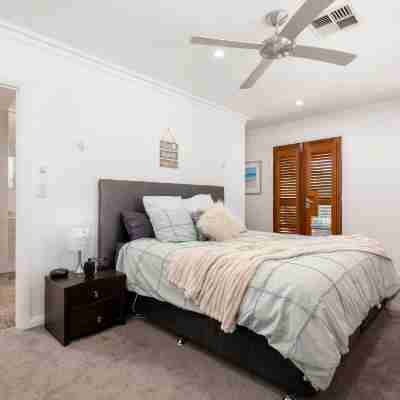 Beach & Bay - Modern Family Stay Glenelg North Rooms