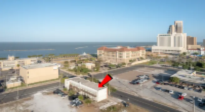 Charming Haven with Unique Design - Stylish Downtown Escape