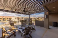 Private Hot Tub and Scenic Terrace - Luxurious Mountain Escape
