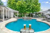 Tranquil Getaway - Stylish Suite with Pool Access