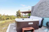 Hikari Haven Dome - Hot Tub, BBQ, Planetarium, Loft, Yosemite!