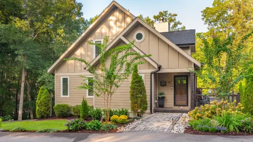 Nature Retreat with Fire Pit and Game Room - Luxurious Escape