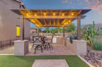 Heated Pool, Spa and Game Room Retreat - Stunning Luxury Oasis