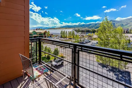 Trailhead Lodge 4110