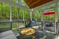 Charming Getaway with Fireplace and Modern Kitchen - Elegant Retreat