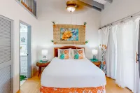 Beach/garden-view condo with wraparound lanai, pool, tennis courts, & hot tub