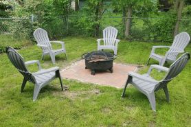 Fire Pit, Outdoor Dining, and Full Kitchen - Charming Family Haven