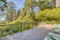 Stunning Ocean Views and Hot Tub Retreat - Elegant Coastal Sanctuary Hotels in Gleneden Beach