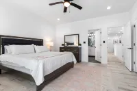 Private Pool and Spacious Living Areas - Stunning Island Retreat