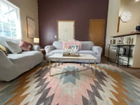 Enchanting Retreat with Mini Bar and Cozy Ambiance - Charming Haven