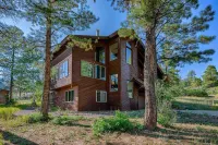 Stunning Mountain Views and Cozy Fireplace - Elegant Colorado Escape