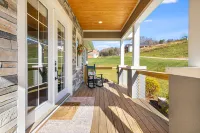 Stunning Outdoor Oasis with Hot Tub and Fire Pit - Inviting Mountain Escape