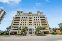 High Floor, Direct Oceanfront Views|Camelot Resort WonderWorks Myrtle Beach附近的飯店