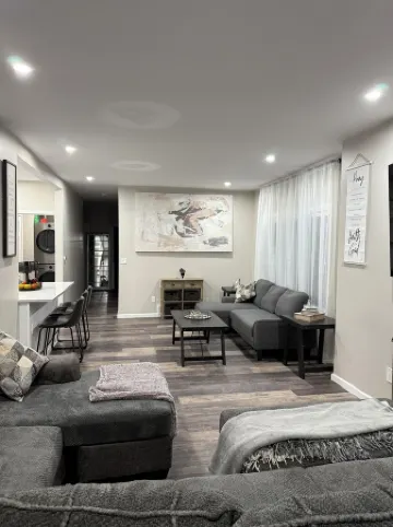 Charming 3-bedroom house with WiFi and AC in enjoyable Buffalo.