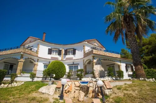 Anagenessis Village Hotels in Argassi