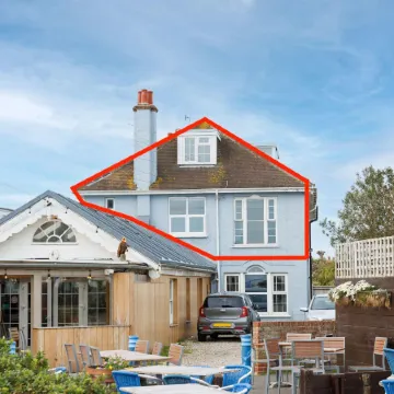 Chic 2-Bed Seafront Haven Near Felpham Beach