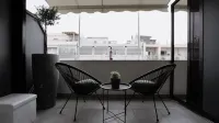 Luxury Suites with Jacuzzi by Sea&TheCity - Holiday Apartments