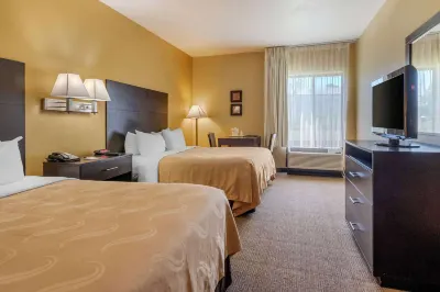 Quality Inn & Suites Lenexa Kansas City Hotels near Trafalgar Park