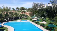 Sunset Paradise Holidays Homes - Pools