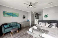 Ocean Views 16a Wifi Pool & Spa Hotels in Airlie Beach