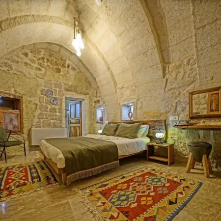 Vigneron Cave Hotel