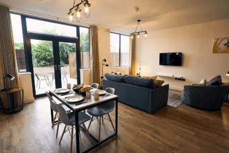 Herongate Apartments Отели в г. Хангерфорд