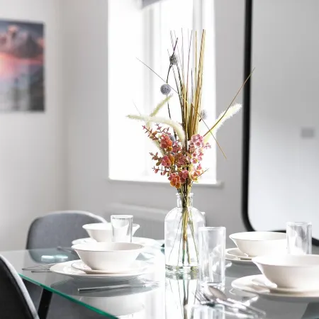 Skyvillion -Vineyard Court- Enfield 1-Bed W/Garden