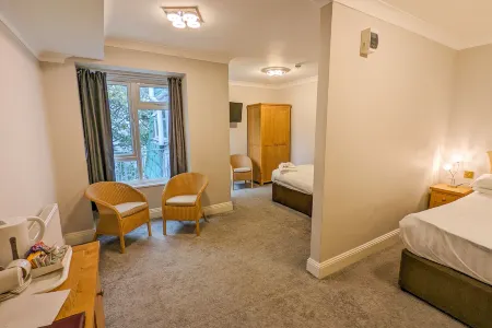 The Grove Hotel
