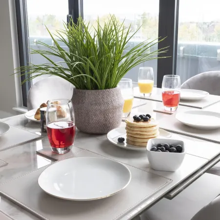Elliot Oliver - Stunning Three Bedroom Penthouse with Large Terrace & Parking
