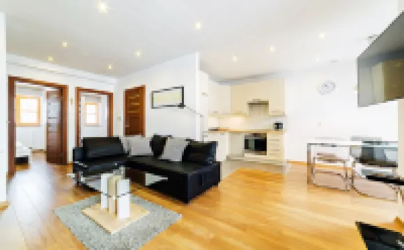 Komuny Paryskiej, Sun & Snow