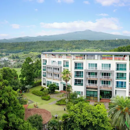 Jeju M Resort Отели рядом с достопримечательностью «Храм Попхваса»