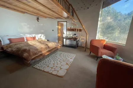 Sukoon Nature Retreat Near Bhatrojkhan Ranikhet Отели рядом с достопримечательностью «Golu Devta temple»