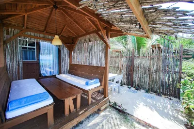 Conch Beach Cabins - Rumbus Beach Hotel di 
