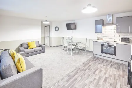 Host Stay Apartment 3 Clarendon Отели рядом с достопримечательностью «Kirkleatham Owl Centre»