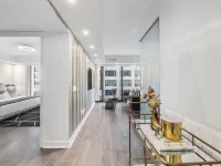 Stallion Suites Yorkville - Holiday Apartments