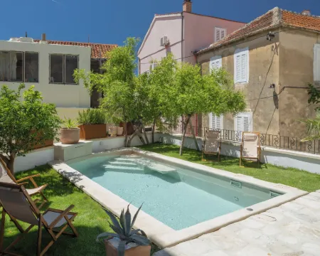 科倫巴之家 Opcina Makarska酒店