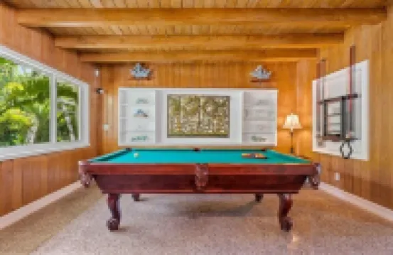 Beautifully Renovated 5 Bedroom Vero Beach 5 Home by RedAwning Hotels in South Beach