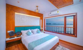 Beach Paradise Day Cruise Houseboat