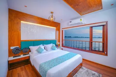 Beach Paradise Day Cruise Houseboat