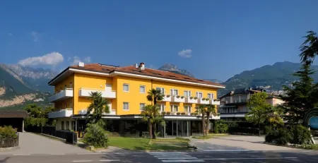 Hotel Campagnola Отели в г. Bolognano-vignole