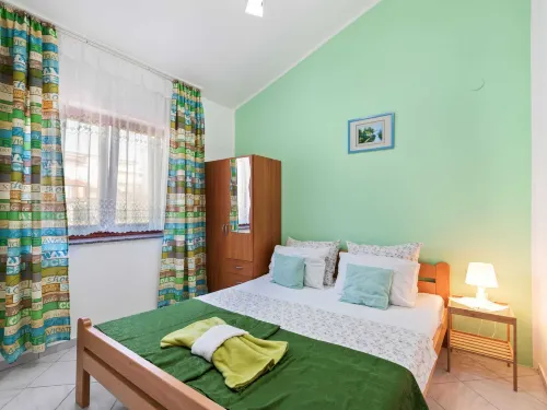 Beautiful Apartment in Jasenice Near Sea