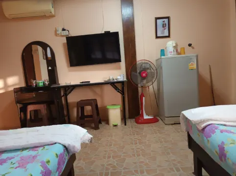 ห้องแฟมิลี่, เตียงใหญ่ 2 เตียง, ตู้เย็น, วิวสวน