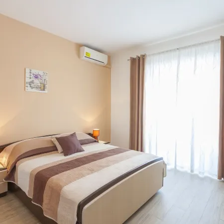 Apartments & Rooms Alagić