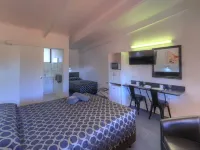 Twin Swans Motel Hotels in Inverell